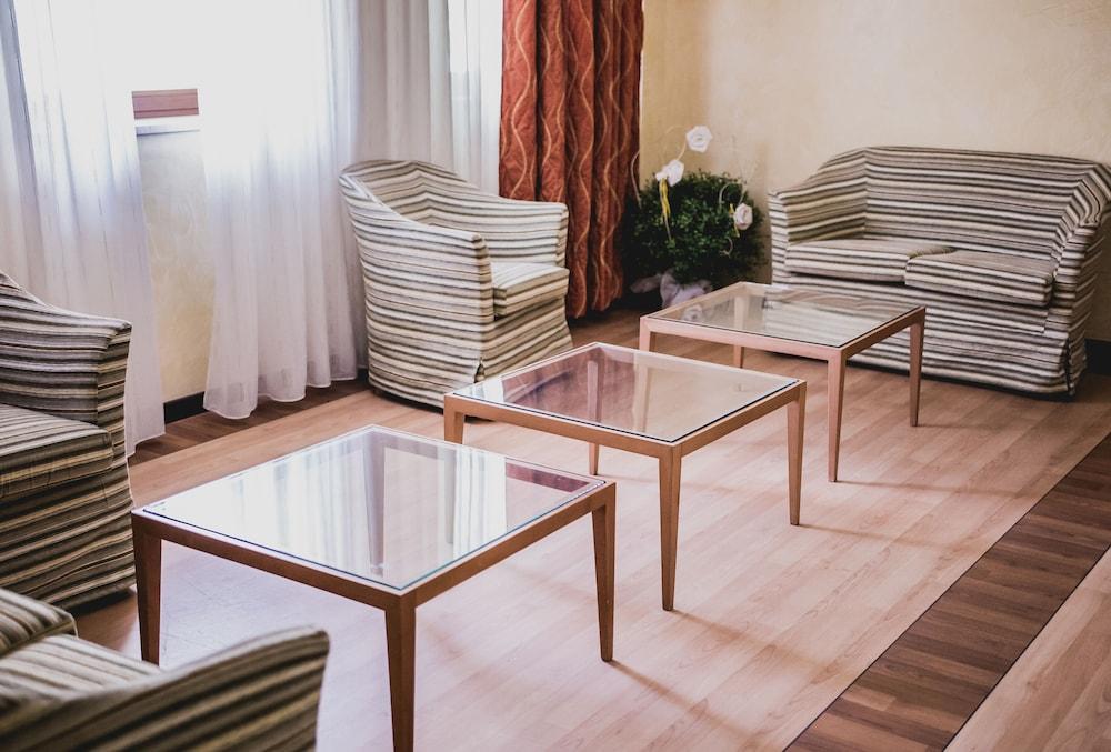 La Fonte Hotel Ome Экстерьер фото